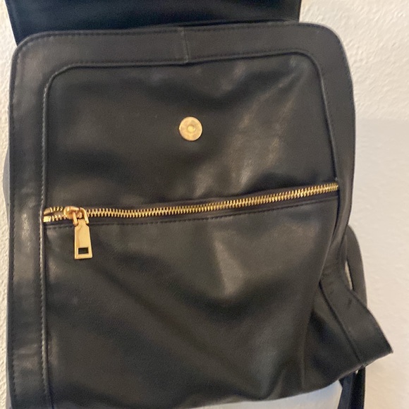 Urban Expressions black backpack - Picture 2 of 6